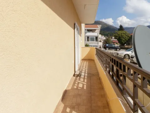 Rent, one bedroom apartment, 53m², Dumidran, Tivat - image 8