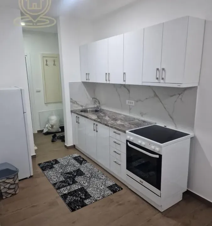 Izdavanje, trosoban stan, 69m², Vašarište, Kragujevac
