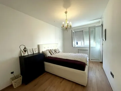 Rent, three bedroom apartment, 68m², Južni Bulevar, Vračar Sve Podlokacije - image 5
