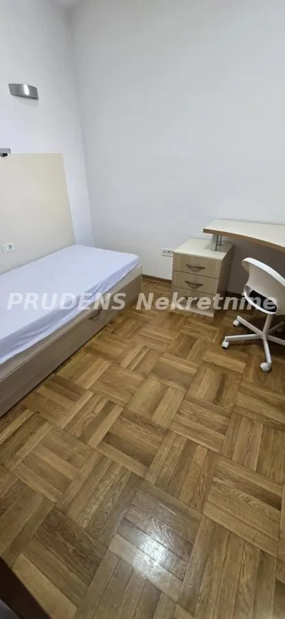 Prodaja, trosoban stan, 84m², Crveni Krst, Beograd