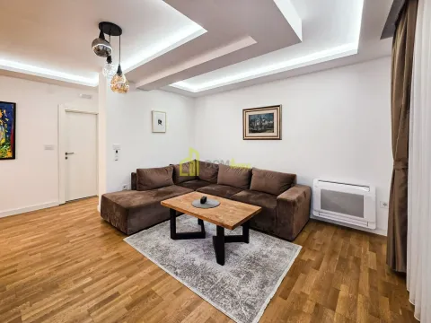 Izdavanje, dvosoban stan, 80m², Tološi, Podgorica - image 18