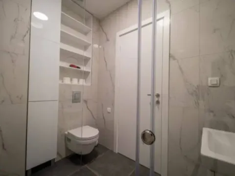 Izdavanje, garsonjera, 34m², Centar, Bar - image 4