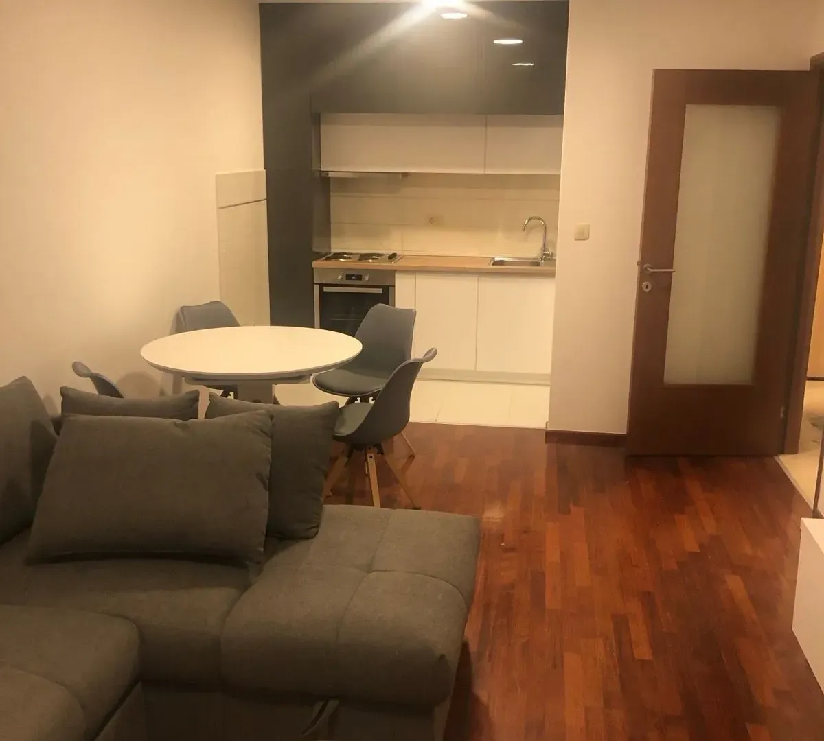 Izdavanje, jednosoban stan, 45m², Stari Aerodrom, Podgorica