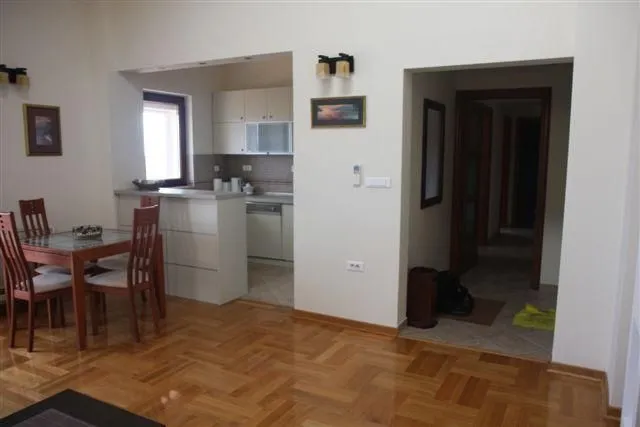 Izdavanje, dvosoban stan, 82m², Preko Morače, Podgorica
