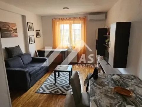 Daily-rent, two bedroom apartment, 38m², Bulevar Oslobodjenja, Novi Sad Sve Podlokacije