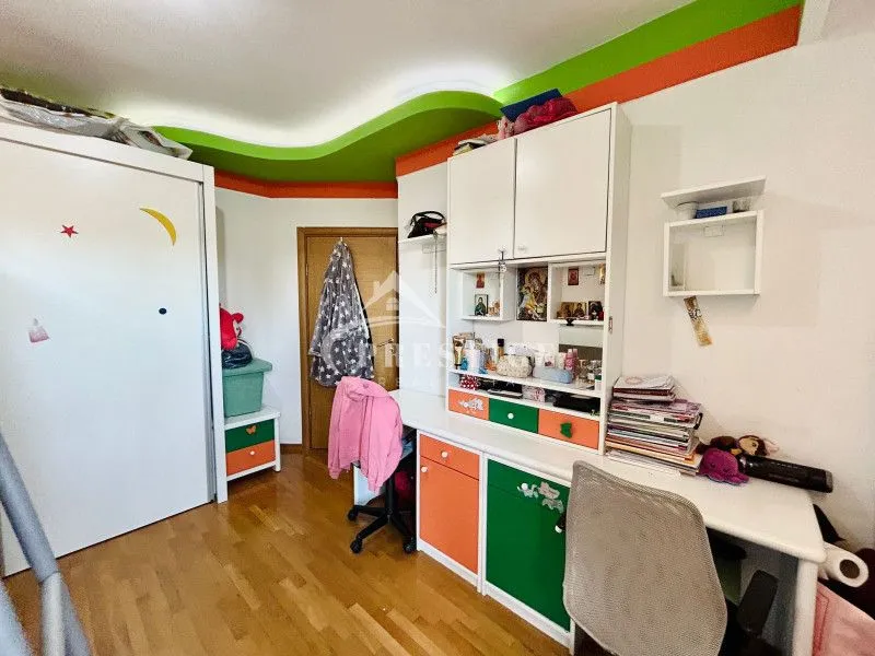 Prodaja, trosoban stan, 136m², Centar, Podgorica