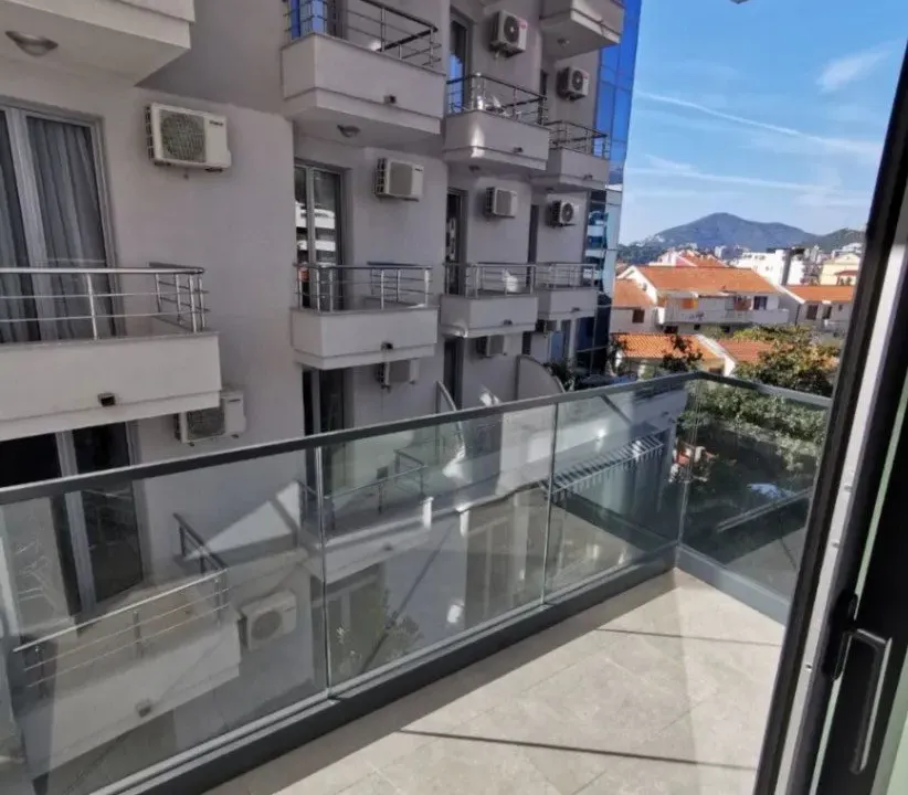 Prodaja, jednosoban stan, 42m², Rafailovići, Budva
