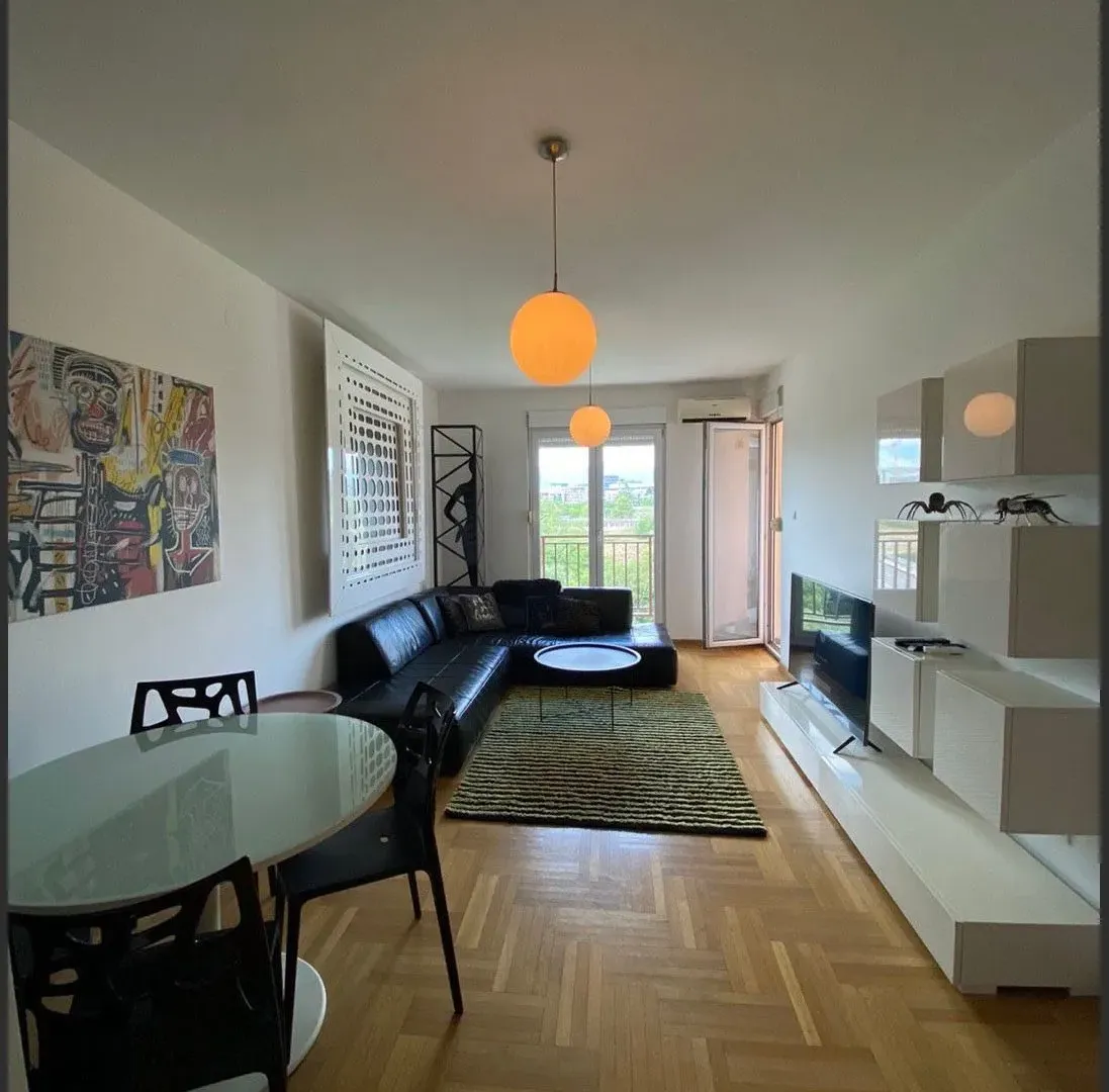 Izdavanje, dvosoban stan, 65m², Krivi Most, Podgorica