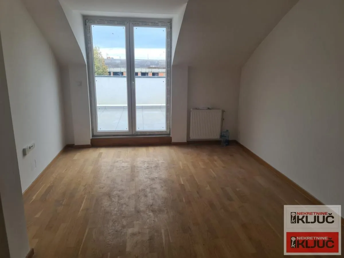 Prodaja, trosoban stan, 66m², Petrovaradin, Novi Sad