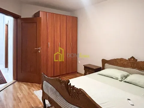 Izdavanje, kuća, 220m², Konik, Podgorica - image 9