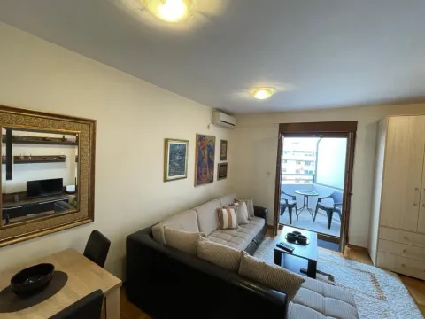 Prodaja, garsonjera, 31m², Stari Aerodrom, Podgorica - image 2