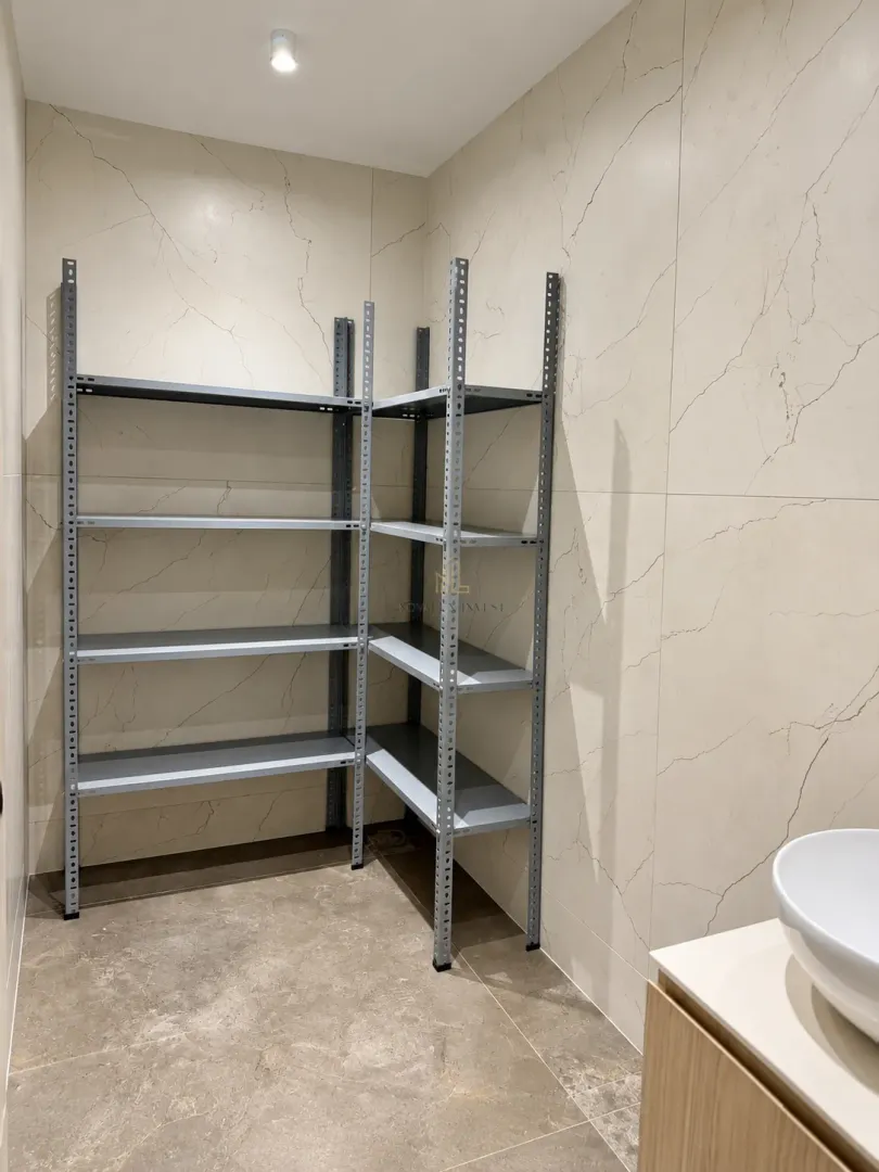 Rent, office space, 42m², Opatovo, Tivat