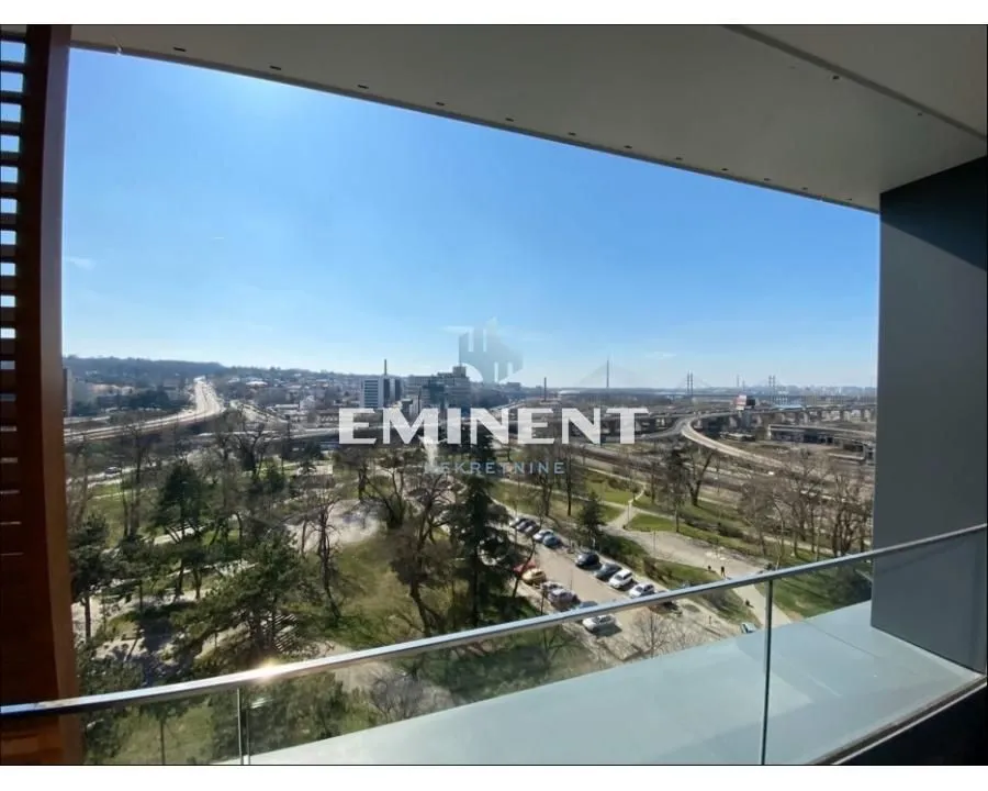 Izdavanje, trosoban stan, 88m², Savski Venac, Beograd