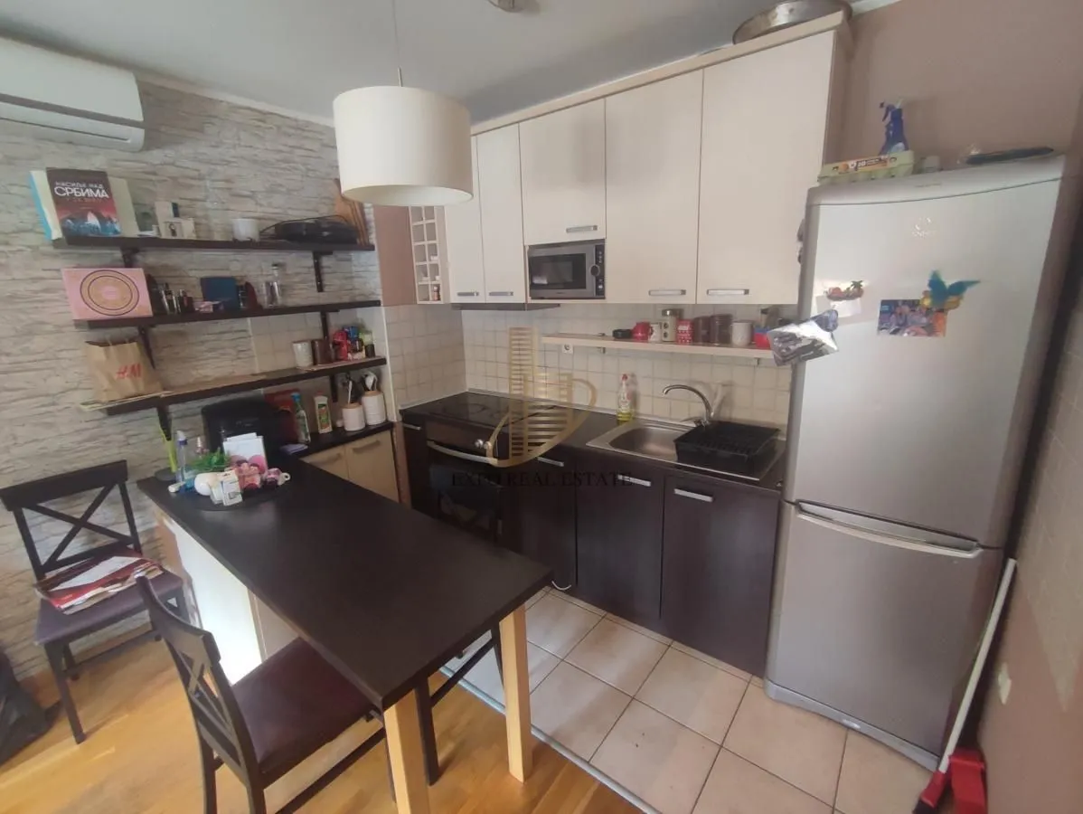 Izdavanje, jednosoban stan, 34m², Bulevar Evrope, Novi Sad Sve Podlokacije