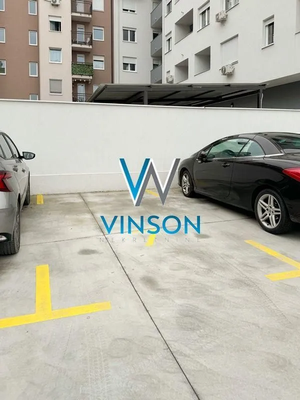 Izdavanje, jednosoban stan, 36m², Salajka, Novi Sad Sve Podlokacije