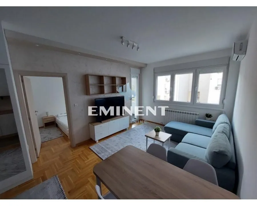 Izdavanje, stan, 42m², Zemun Gornji Grad, Zemun Sve Podlokacije