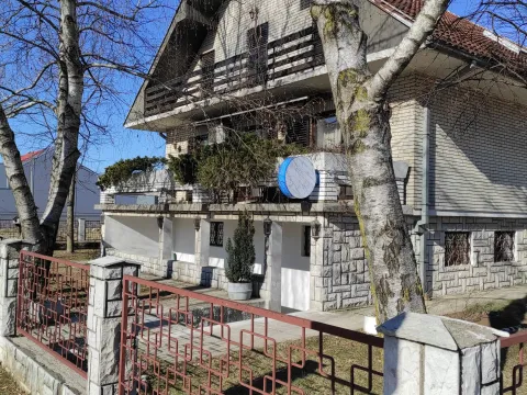 Izdavanje, poslovni prostor, 65m², Centar, Nikšić - image 2