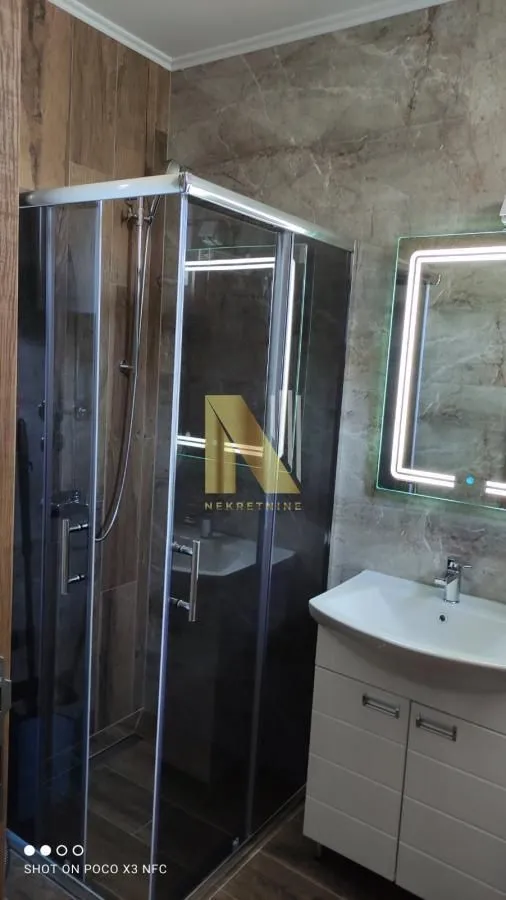 Rent, office space, 350m², Petrovaradin, Novi Sad