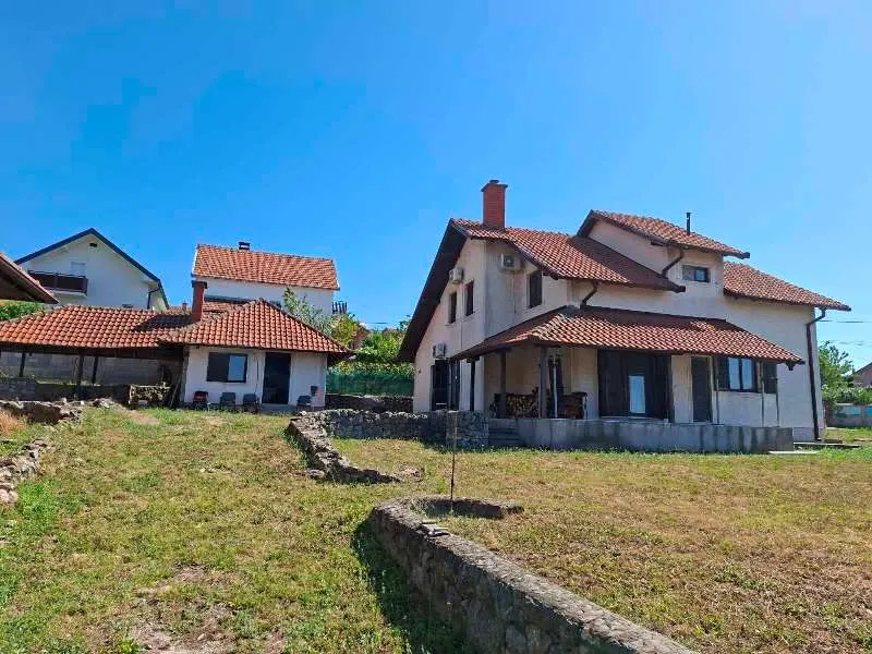 Sale, house, 290m², Voždovac Sve Podlokacije, Beograd
