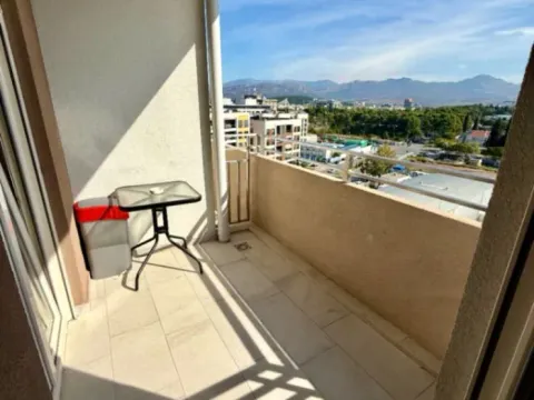 Izdavanje, trosoban stan, 100m², Central Point, Podgorica - image 5