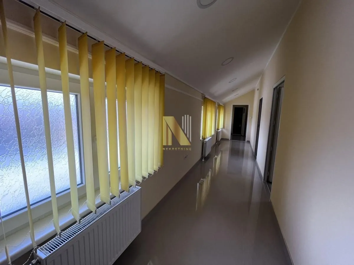 Rent, office space, 200m², Kać, Novi Sad Sve Podlokacije