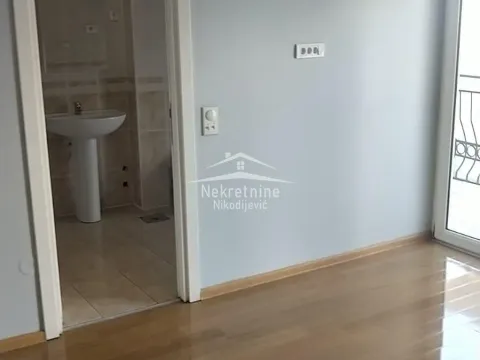 Izdavanje, kuća, 310m², Savski Venac, Beograd - image 14