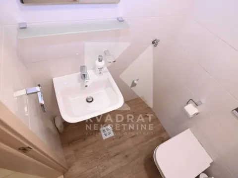 Izdavanje, dvosoban stan, 72m², City Kvart, Podgorica - image 12