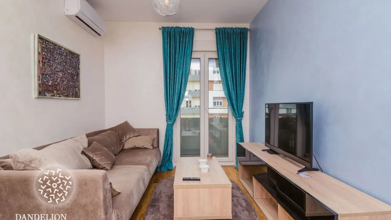 Izdavanje, jednosoban stan, 50m², Central Point, Podgorica