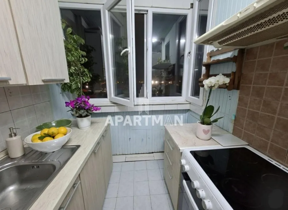 Prodaja, dvosoban stan, 62m², Zemun Sve Podlokacije, Beograd
