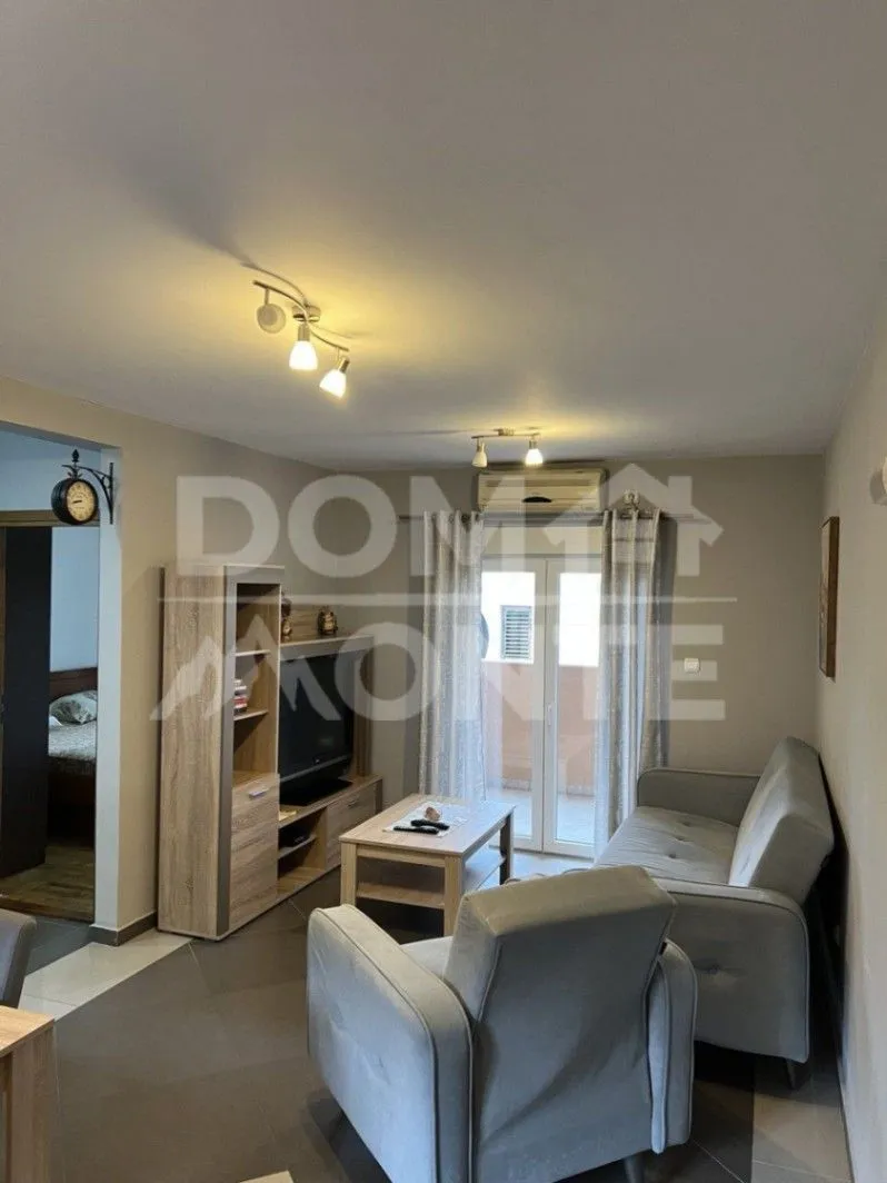 Izdavanje, dvosoban stan, 52m², Kalimanj, Tivat