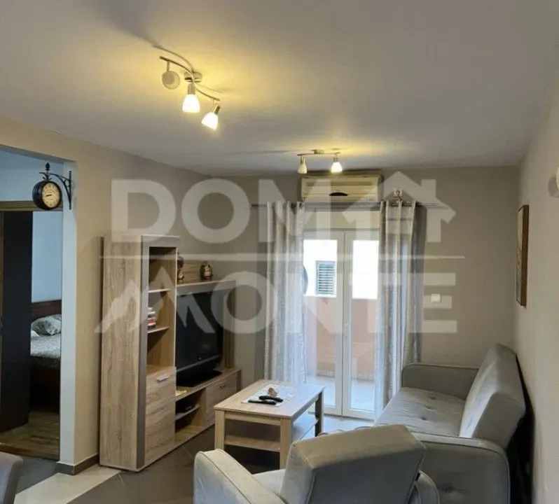 Izdavanje, dvosoban stan, 52m², Kalimanj, Tivat