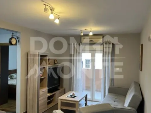 Izdavanje, dvosoban stan, 52m², Kalimanj, Tivat - image 1