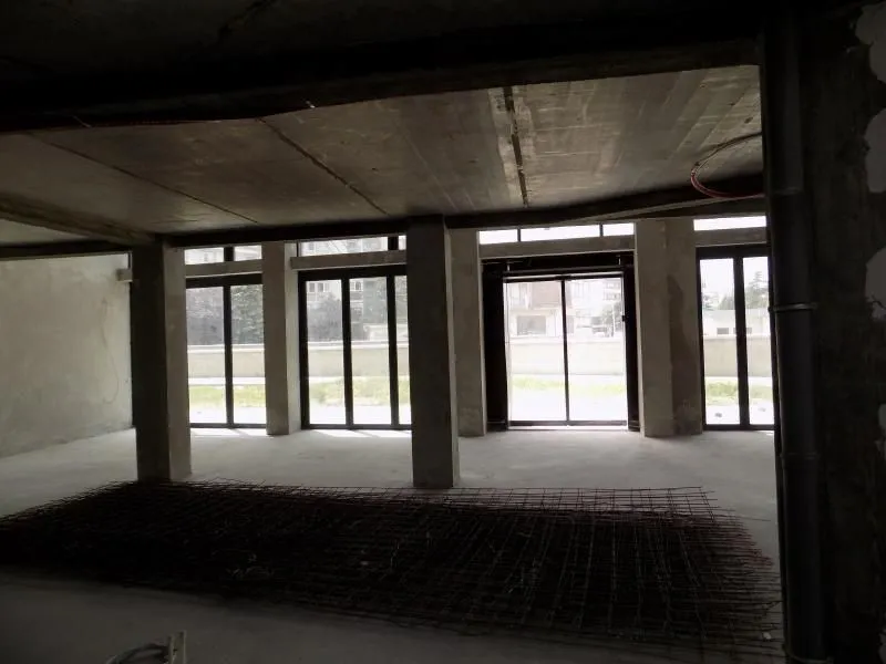 Izdavanje, poslovni prostor, 236m², Paraćin, Srbija