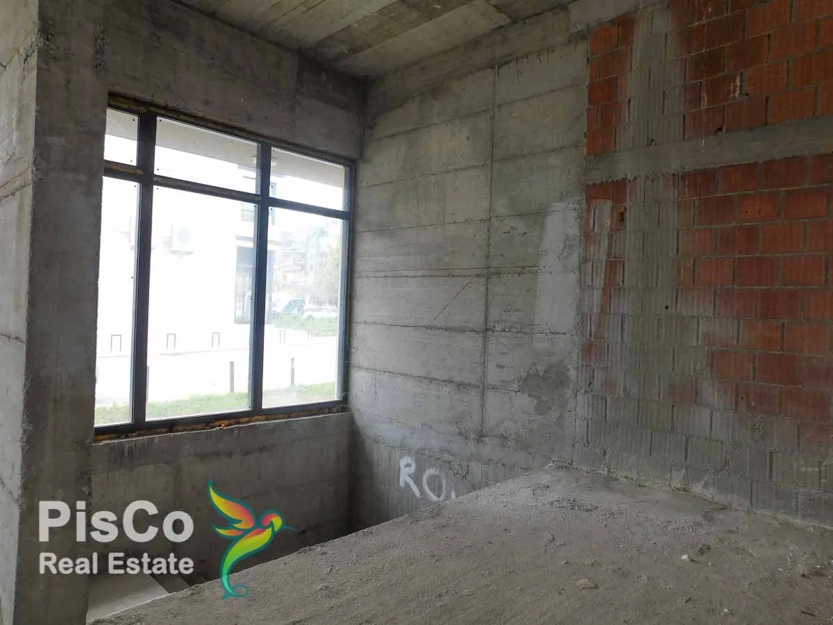 Izdavanje, poslovni prostor, 182m², Blok 9, Podgorica