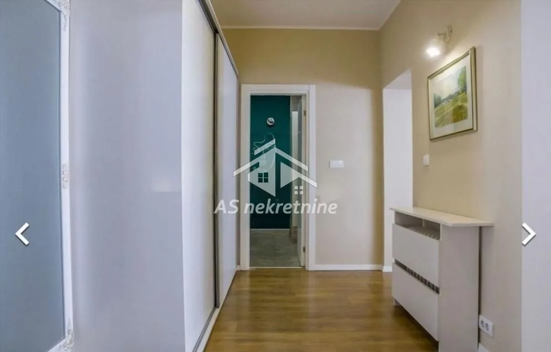 Izdavanje, dvosoban stan, 68m², Kalenić Pijaca, Vračar Sve Podlokacije