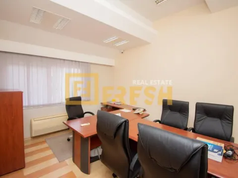 Rent, office space, 250m², Gornja Gorica, Podgorica - image 2