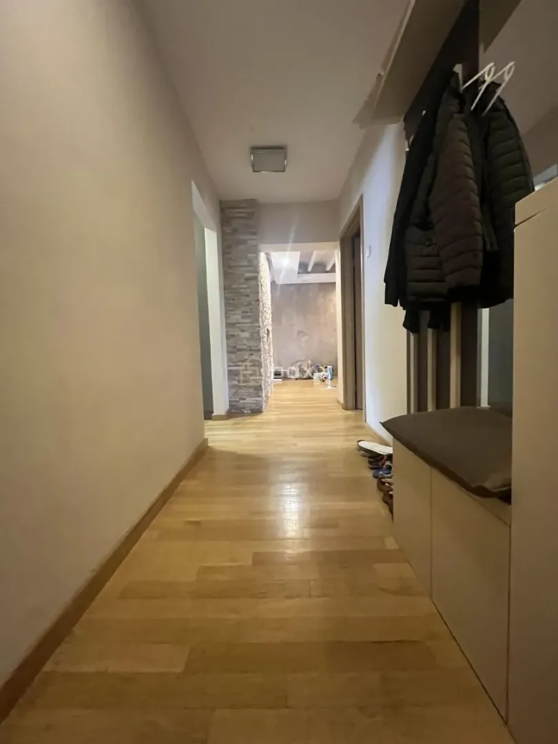 Izdavanje, trosoban stan, 83m², Medijana, Niš