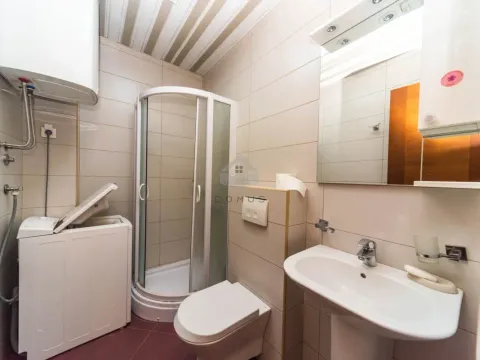 Izdavanje, stan, 28m², Krivi Most, Podgorica - image 5