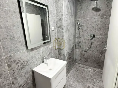 Sale, one bedroom apartment, 37m², Bečići, Budva - image 6