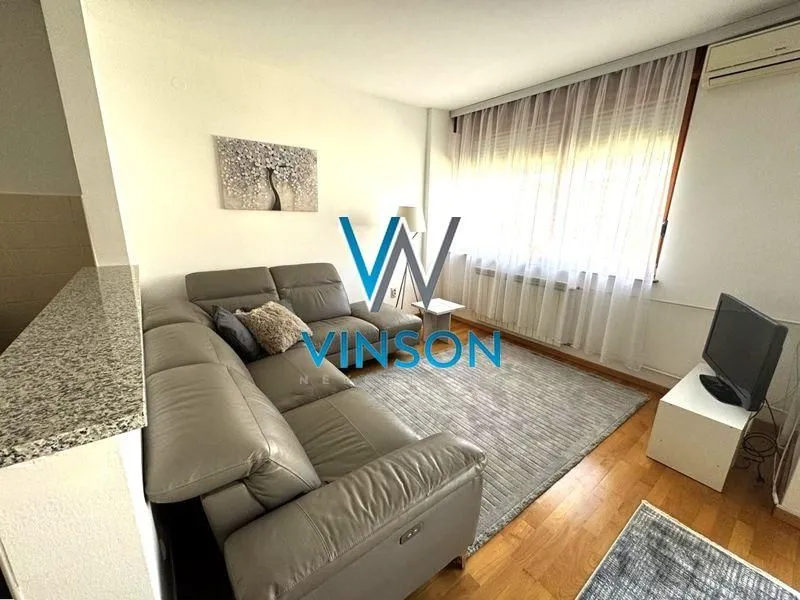 Izdavanje, jednosoban stan, 55m², Centar, Novi Sad