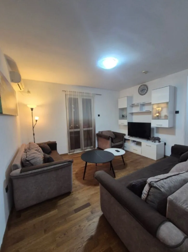Izdavanje, jednosoban stan, 52m², Zaobilaznica, Budva