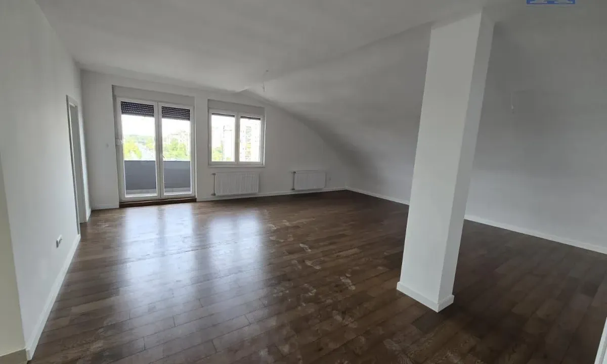 Prodaja, četvorosoban stan, 117m², Novo naselje, Novi Sad