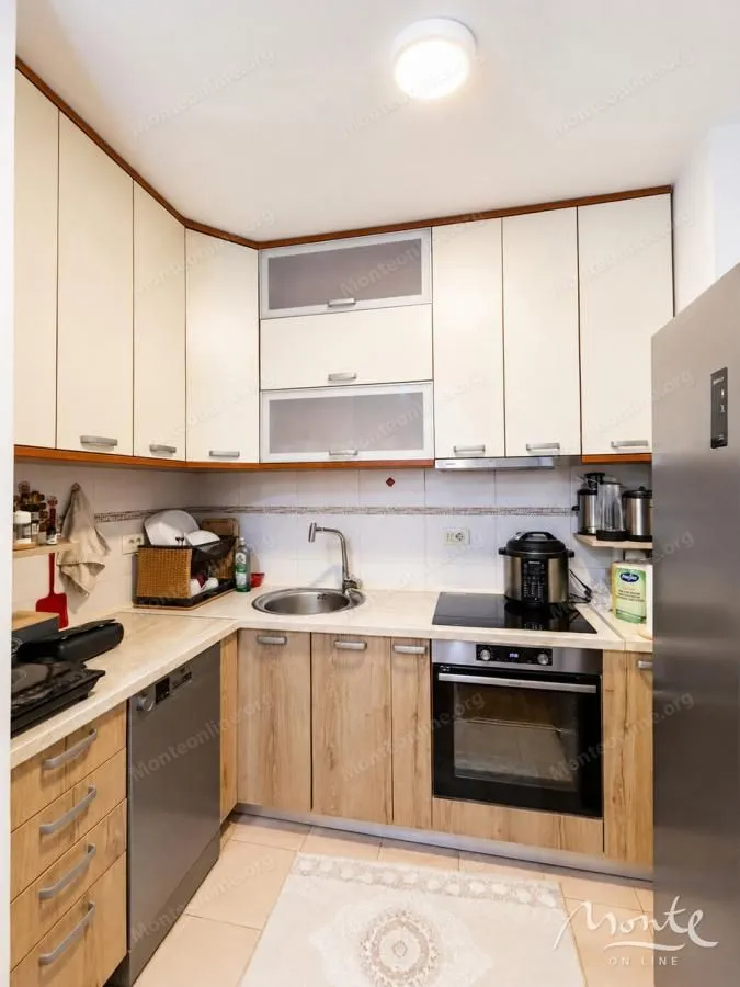 Prodaja, jednosoban stan, 42m², Stari Aerodrom, Podgorica