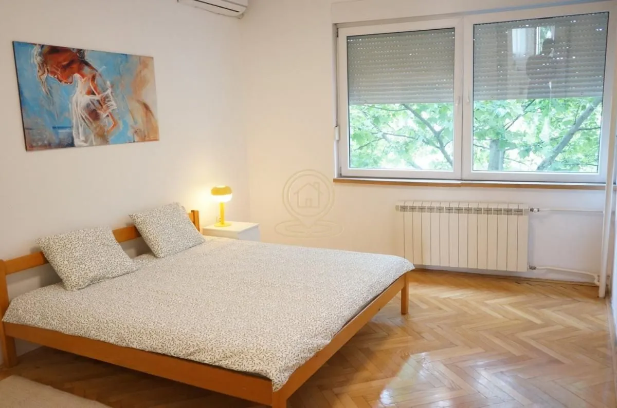 Rent, two bedroom apartment, 65m², Vračar Sve Podlokacije, Beograd