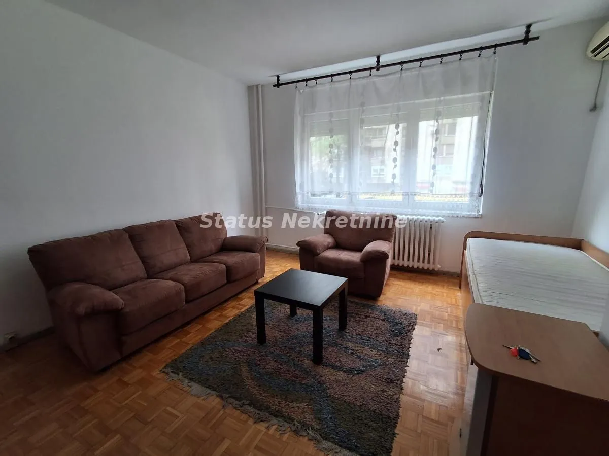 Izdavanje, jednosoban stan, 30m², Bulevar Oslobodjenja, Novi Sad Sve Podlokacije