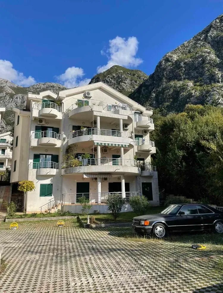 Sale, one bedroom apartment, 65m², Risan, Kotor