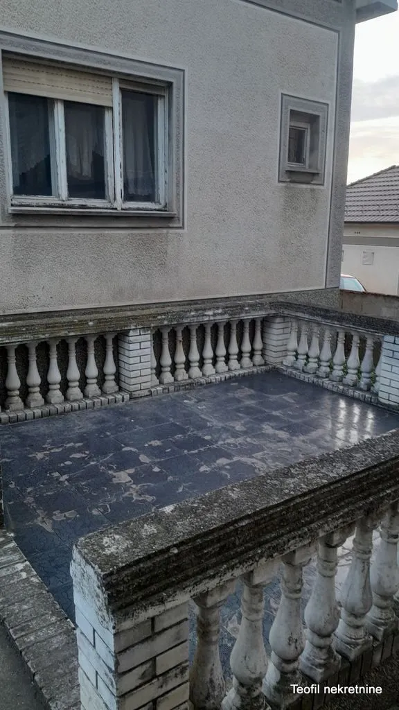 Rent, office space, 295m², Palilula, Niš