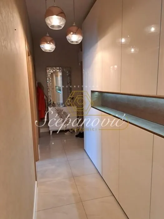 Prodaja, trosoban stan, 87m², Nova Detelinara, Novi Sad Sve Podlokacije