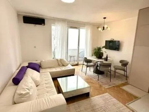 Izdavanje, dvosoban stan, 70m², Preko Morače, Podgorica - image 2