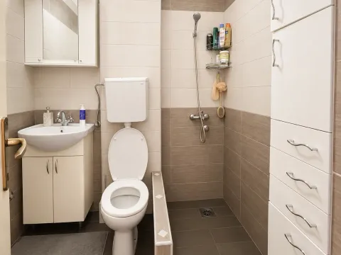 Prodaja, jednosoban stan, 48m², Pejton, Podgorica - image 7